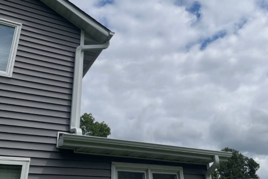 Expert Gutter Services for Wellington Homes